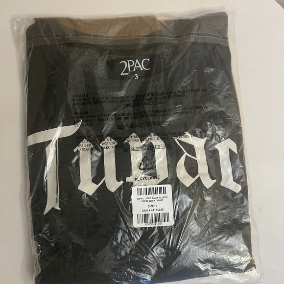 Torrid TUPAC sweatshirt. Size 22/24 - Picture 4 of 4